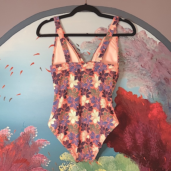 NWT Reyn Spooner One Piece Designer Floral Swimsuit Bathing Swim Wear Size 4 - Picture 2 of 6